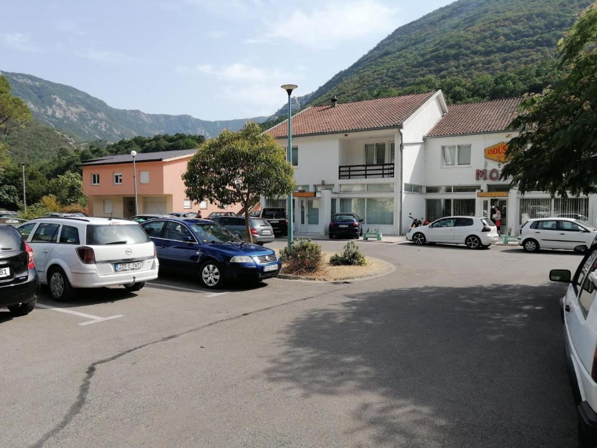 Motel And Restaurant Odusak Dreznjak Esterno foto