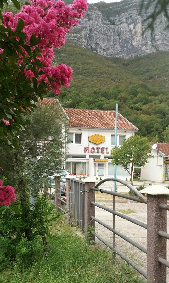 Motel And Restaurant Odusak Dreznjak Esterno foto